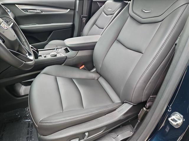 Used 2025 Cadillac XT6 Luxury FWD image 14