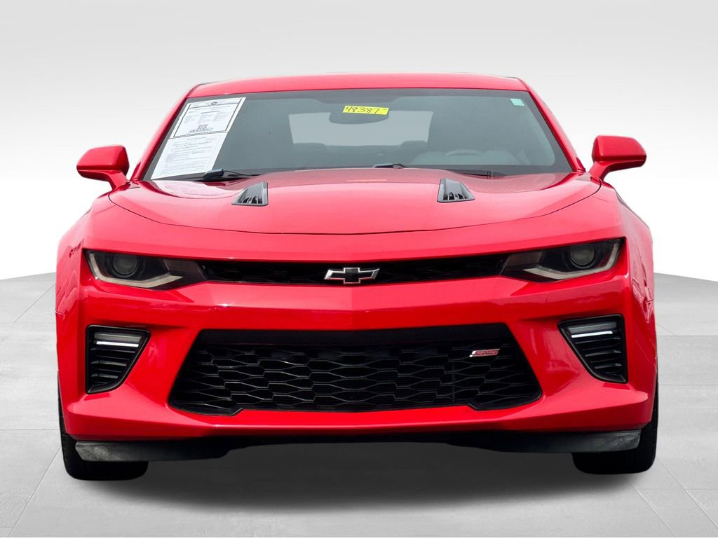 Used 2018 Chevrolet Camaro SS RWD image 2