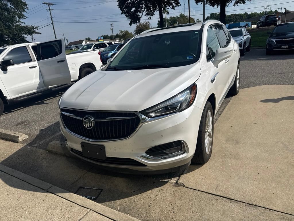 Used 2020 Buick Enclave Premium w/ Sun and Sites Package AWD/4WD image 2