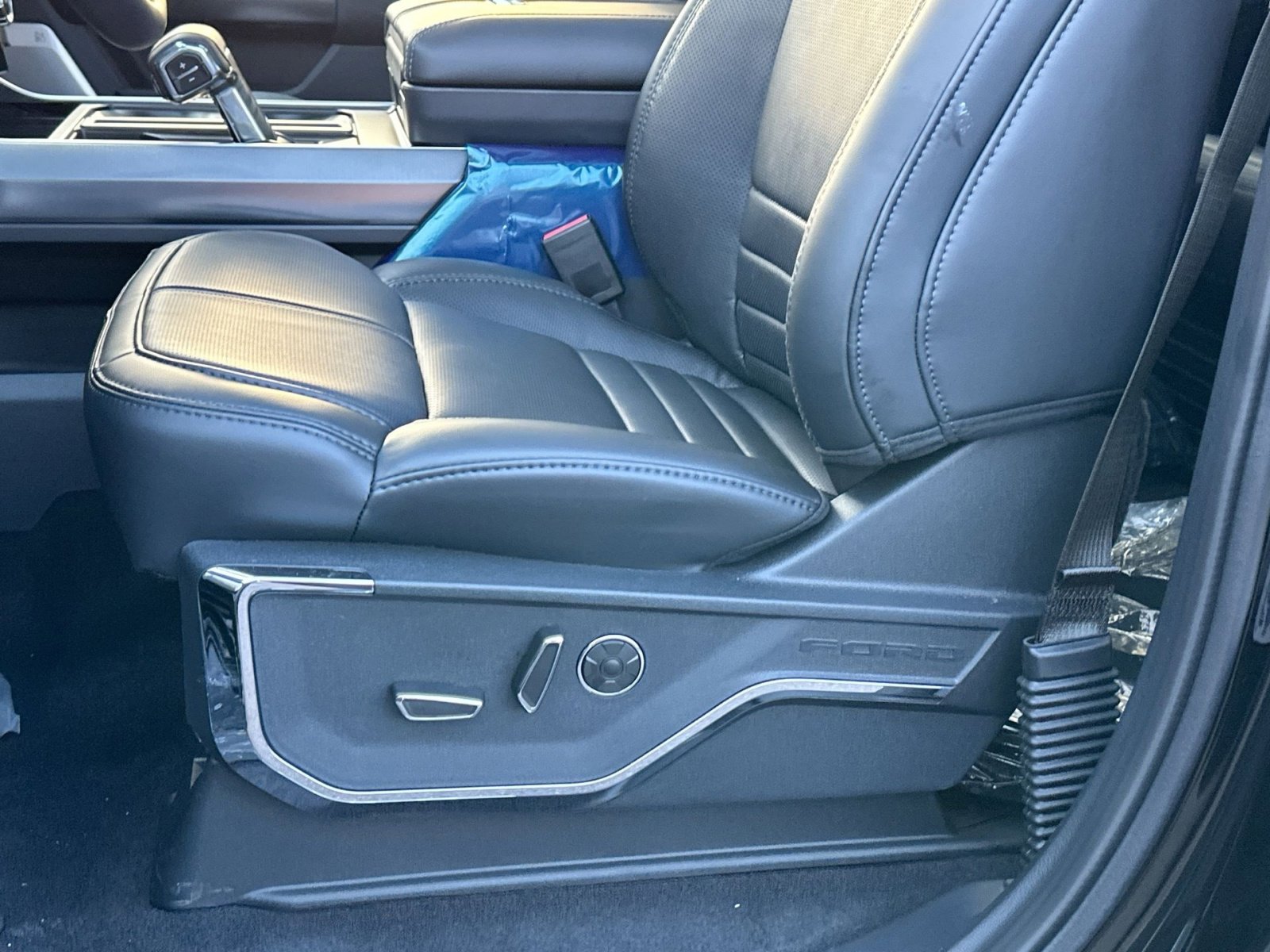 New 2025 Ford F150 Platinum w/ Equipment Group 702A High image 14