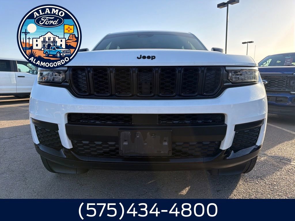 Used 2023 Jeep Grand Cherokee L Laredo image 8
