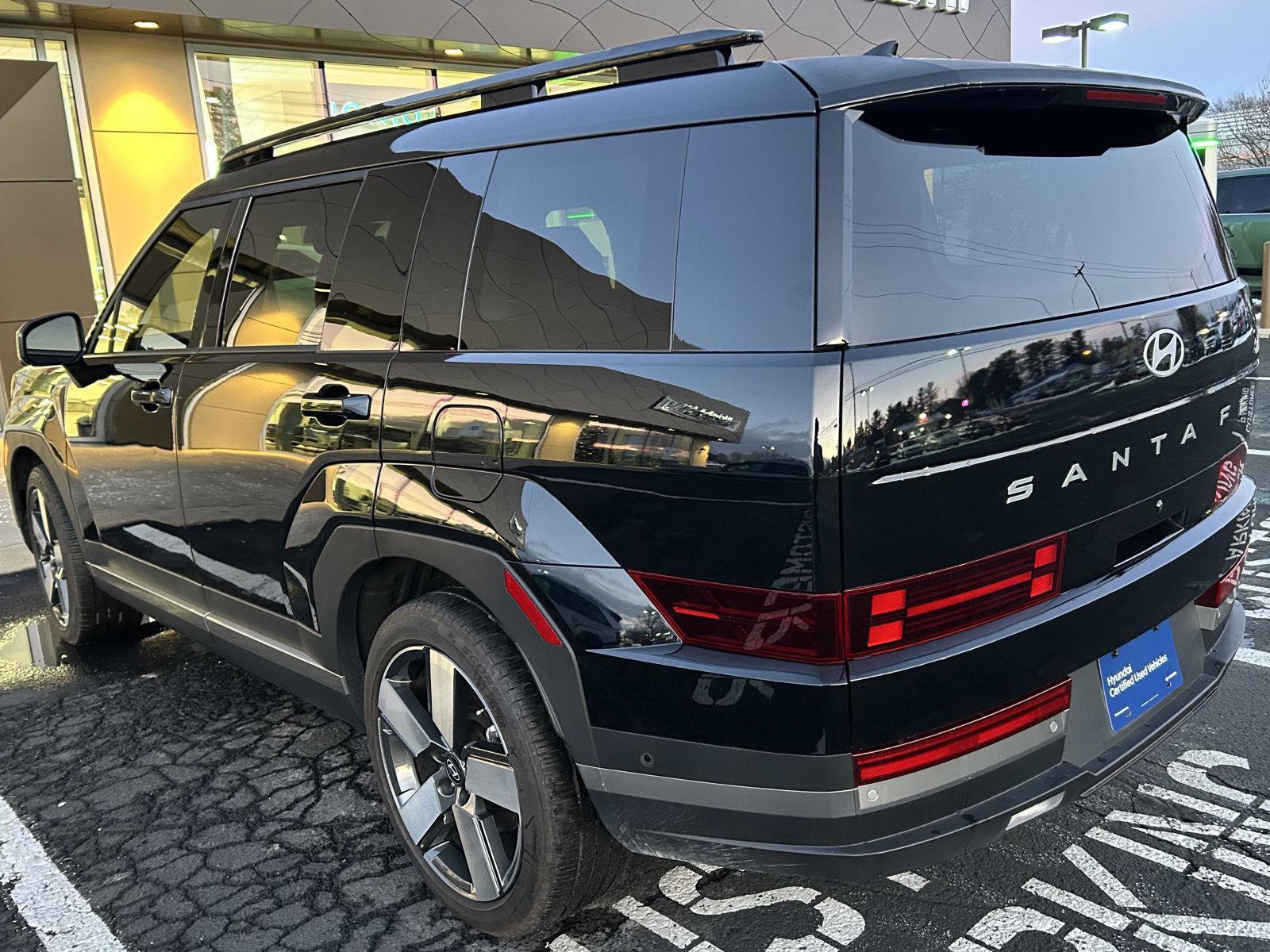 Used 2024 Hyundai Santa Fe Limited image 3