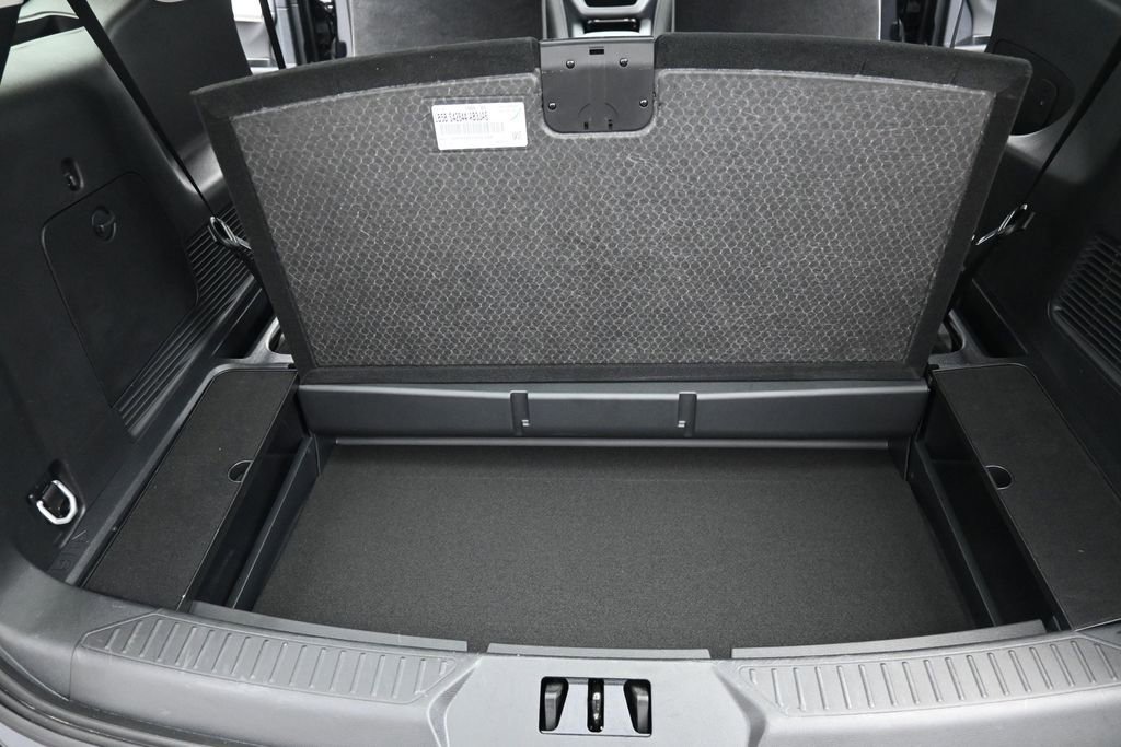 Used 2025 Ford Explorer Active w/ Active Comfort Package RWD image 36