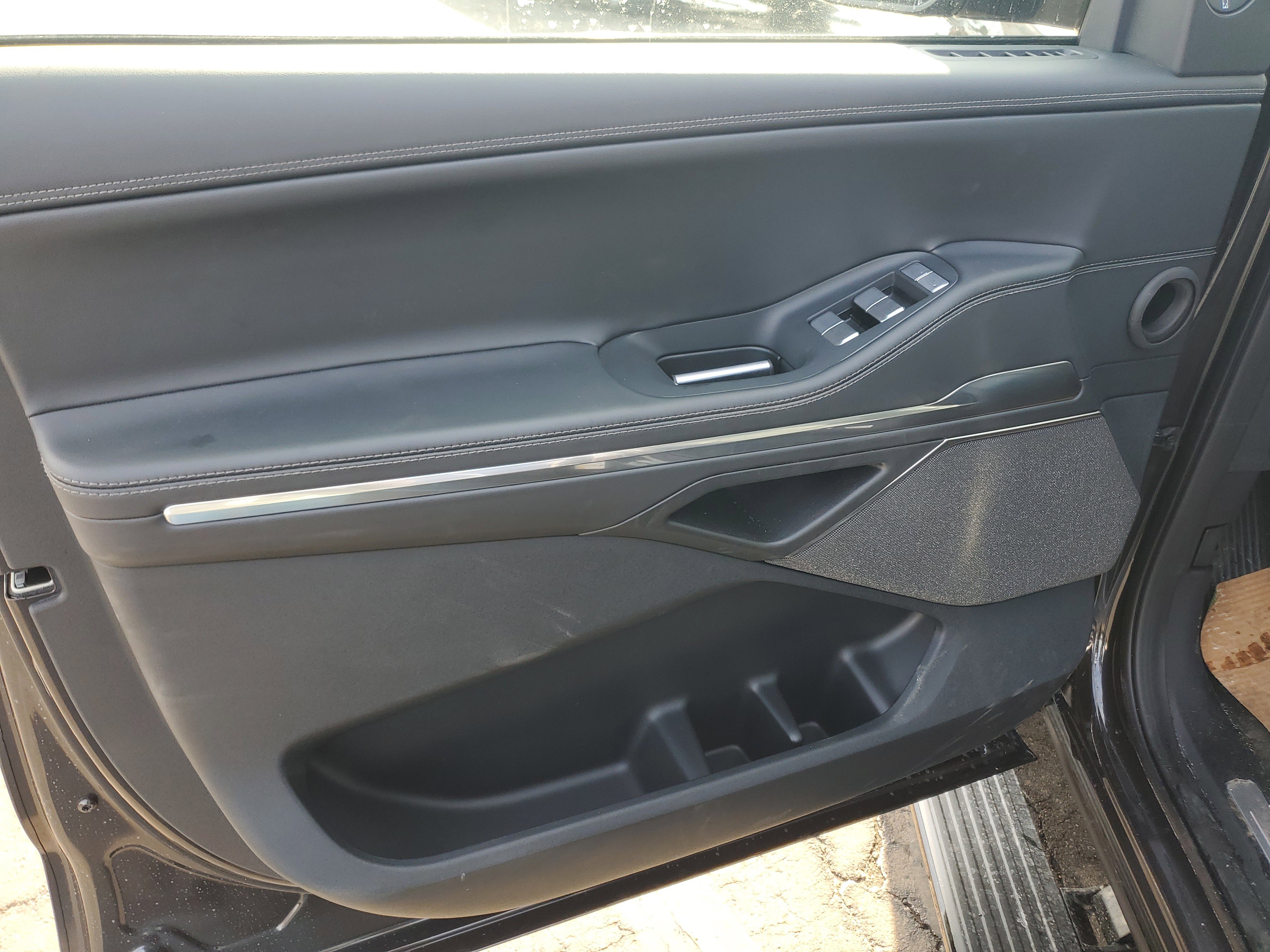 New 2026 Lincoln Navigator Reserve w/ Jet Appearance Package image 8