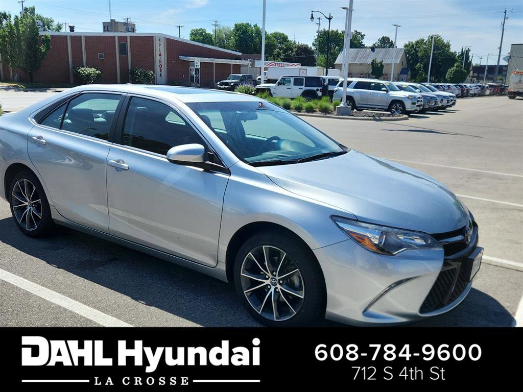 Used 2017 Toyota Camry XSE w/ Moonroof Package FWD video 1