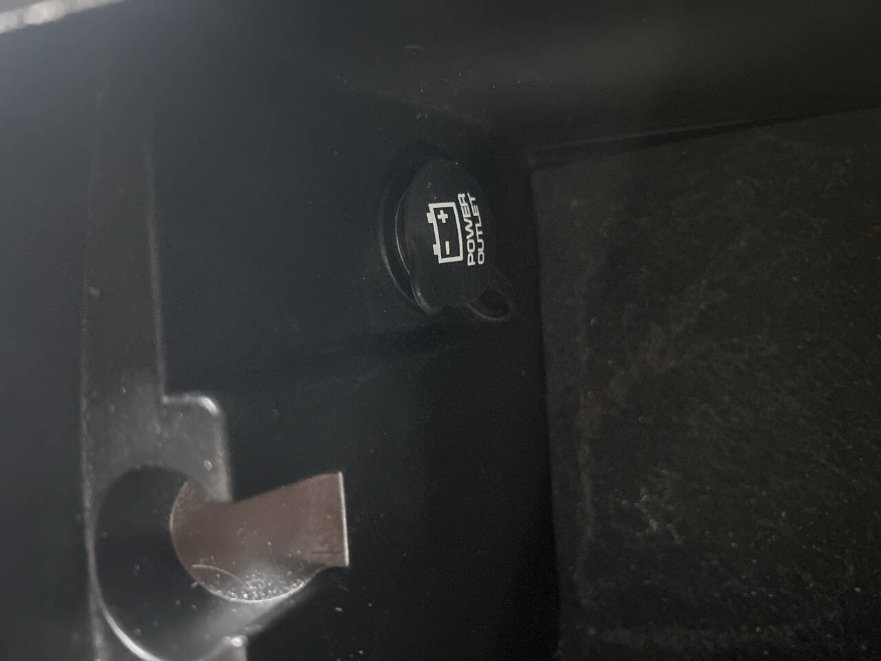 Used 2009 Dodge Avenger SE image 34