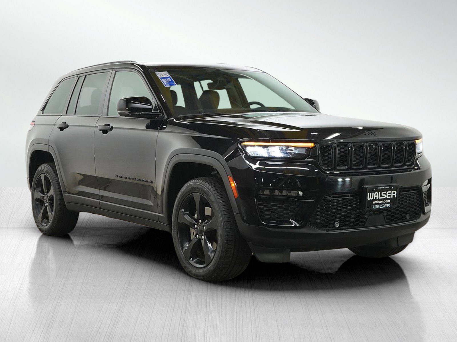 Used 2023 Jeep Grand Cherokee Limited w/ Luxury Tech Group II AWD/4WD image 7