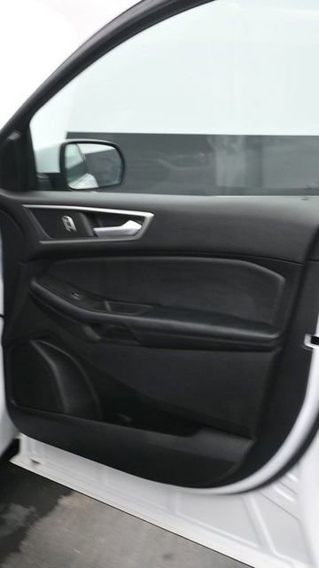 Used 2022 Ford Edge SEL AWD/4WD image 9