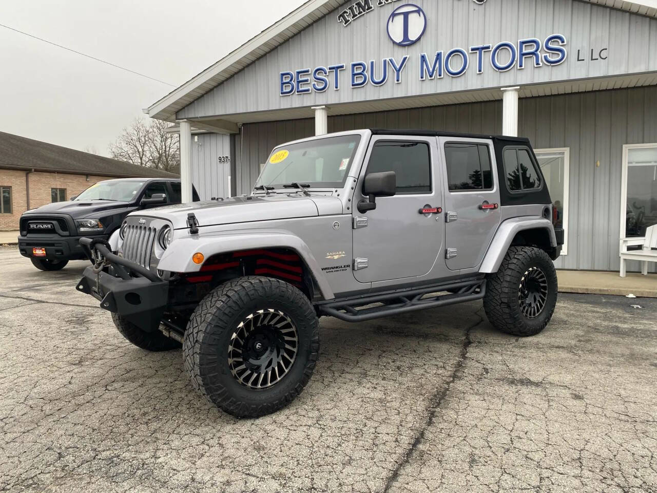 Used 2015 Jeep Wrangler Unlimited Sahara w/ Connectivity Group image 15