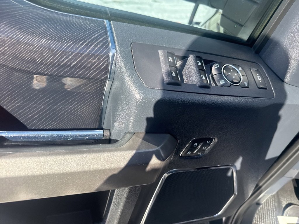 Used 2022 Ford F350 Platinum w/ FX4 Off-Road Package image 12