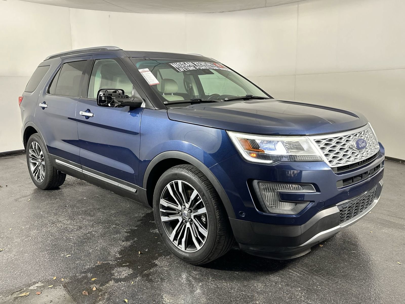 Used 2016 Ford Explorer Platinum image 3