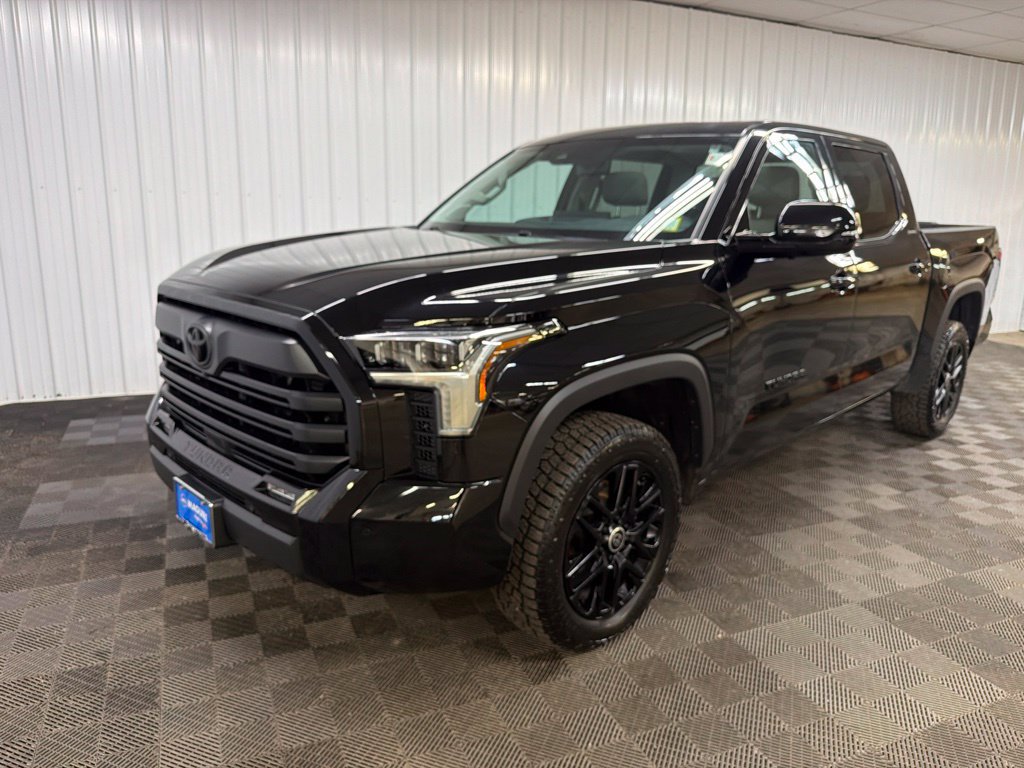 Used 2024 Toyota Tundra Limited AWD/4WD image 8