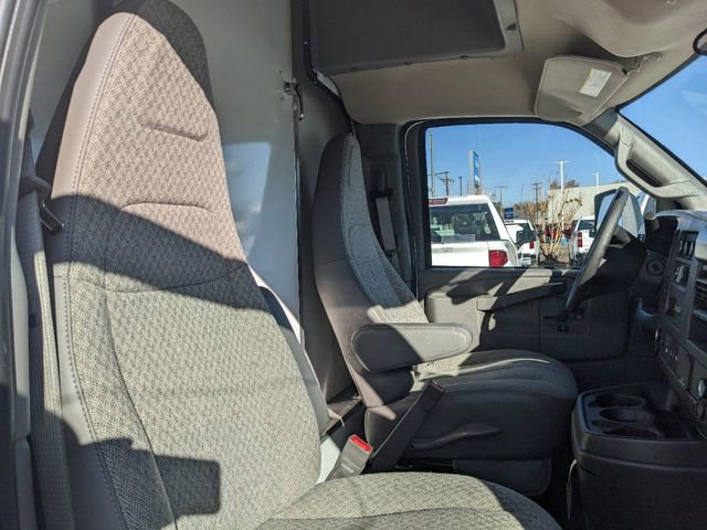 New 2024 Chevrolet Express 4500 Extended w/ Power Convenience Package RWD image 5