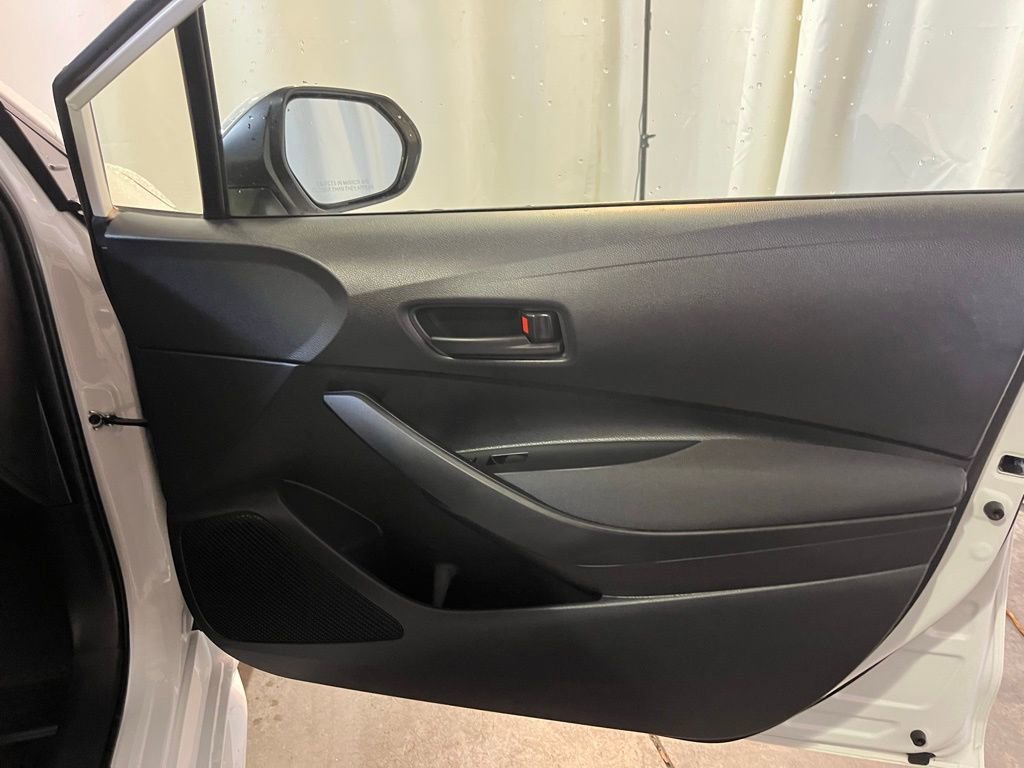 Used 2024 Toyota Corolla LE FWD image 11