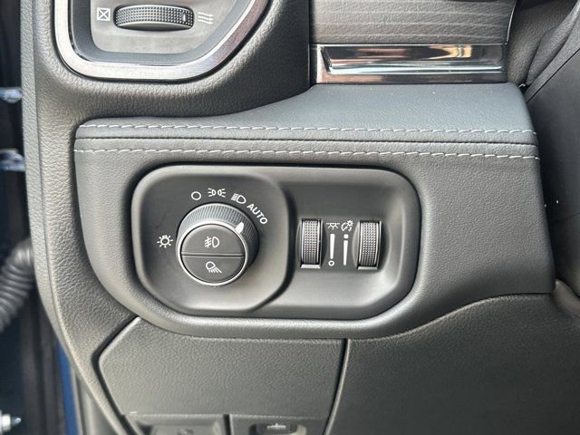 Used 2024 RAM 3500 Limited image 29