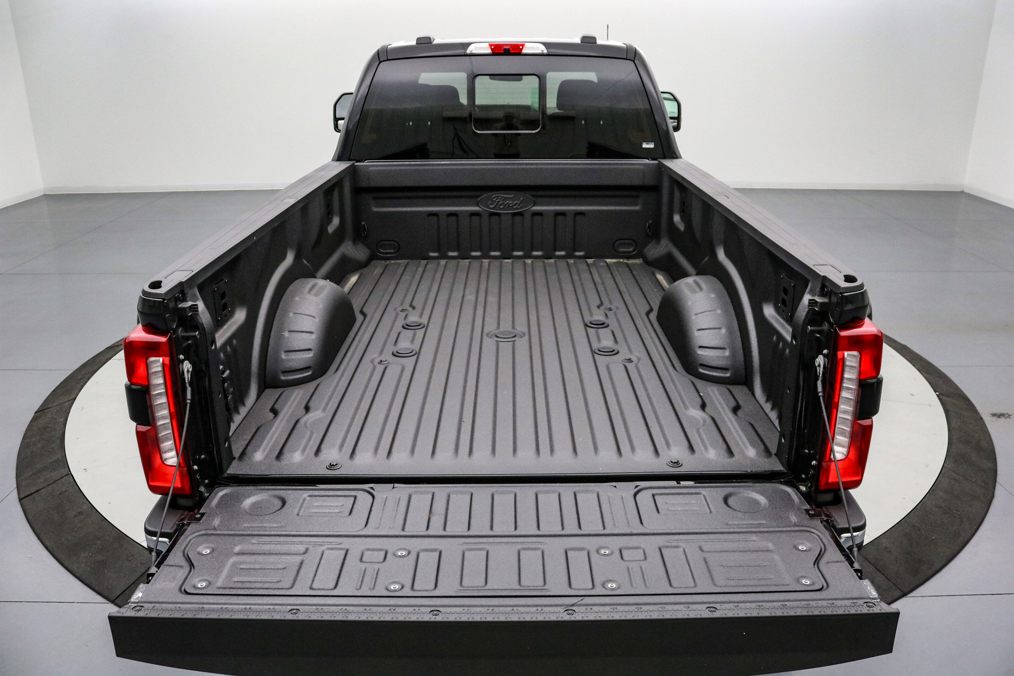 New 2026 Ford F450 XLT w/ XLT Premium Package image 6