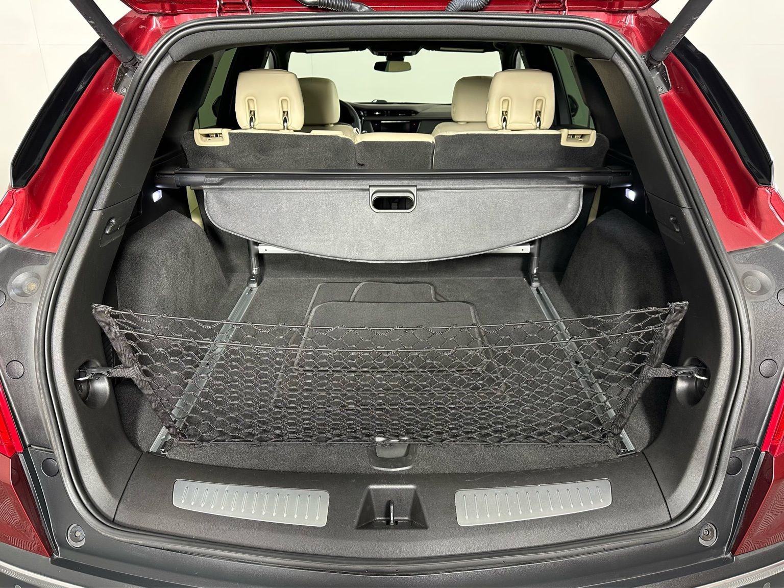 Used 2017 Cadillac XT5 Luxury w/ Driver Awareness Package image 28