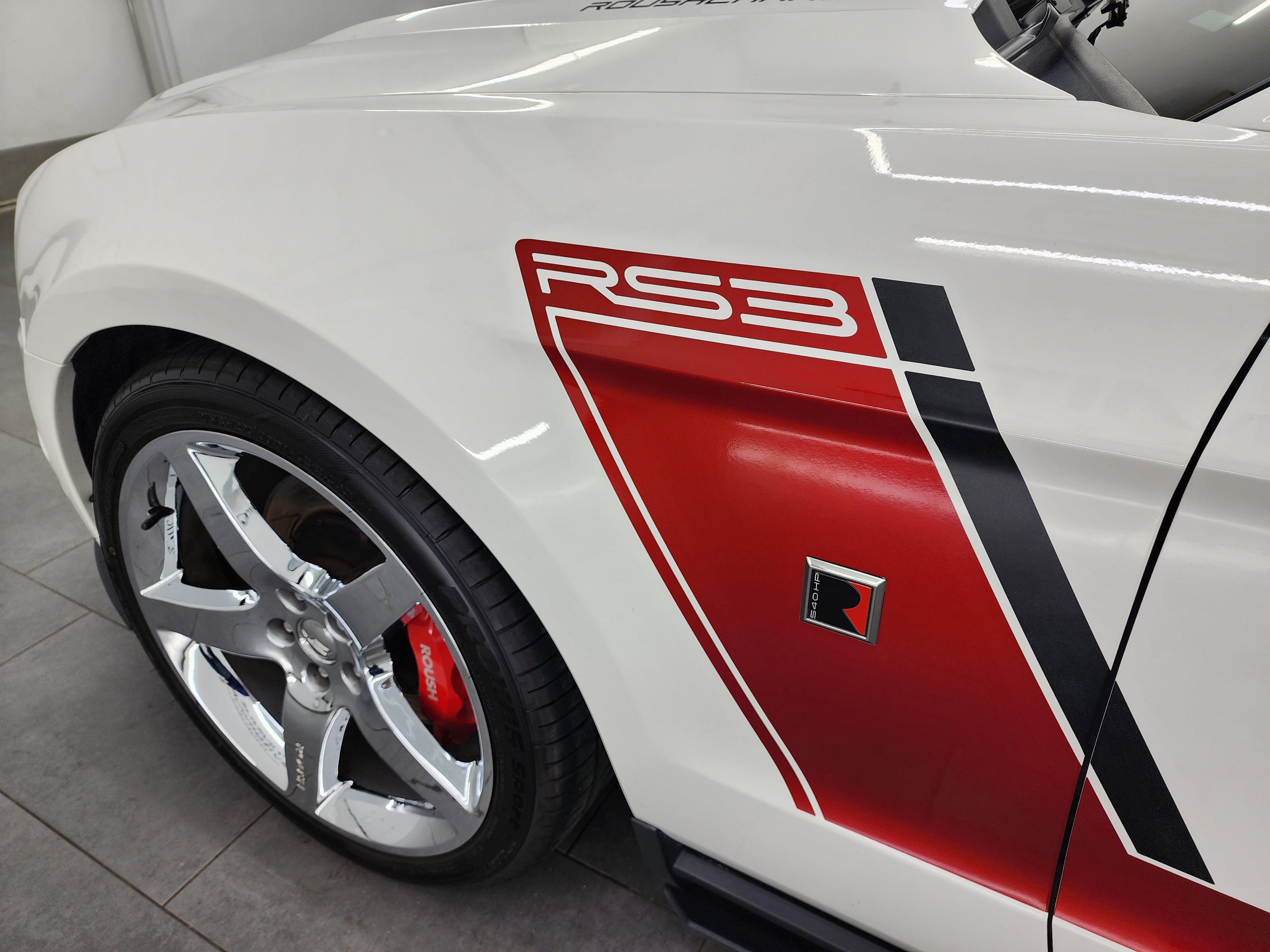Used 2012 Ford Mustang GT Premium w/ HID Headlamps & Security Pkg RWD image 40