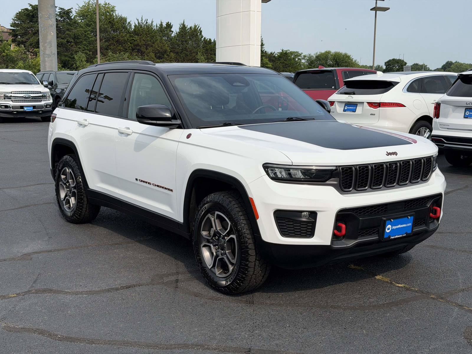 Used 2022 Jeep Grand Cherokee Trailhawk w/ Luxury Tech Group III AWD/4WD image 1