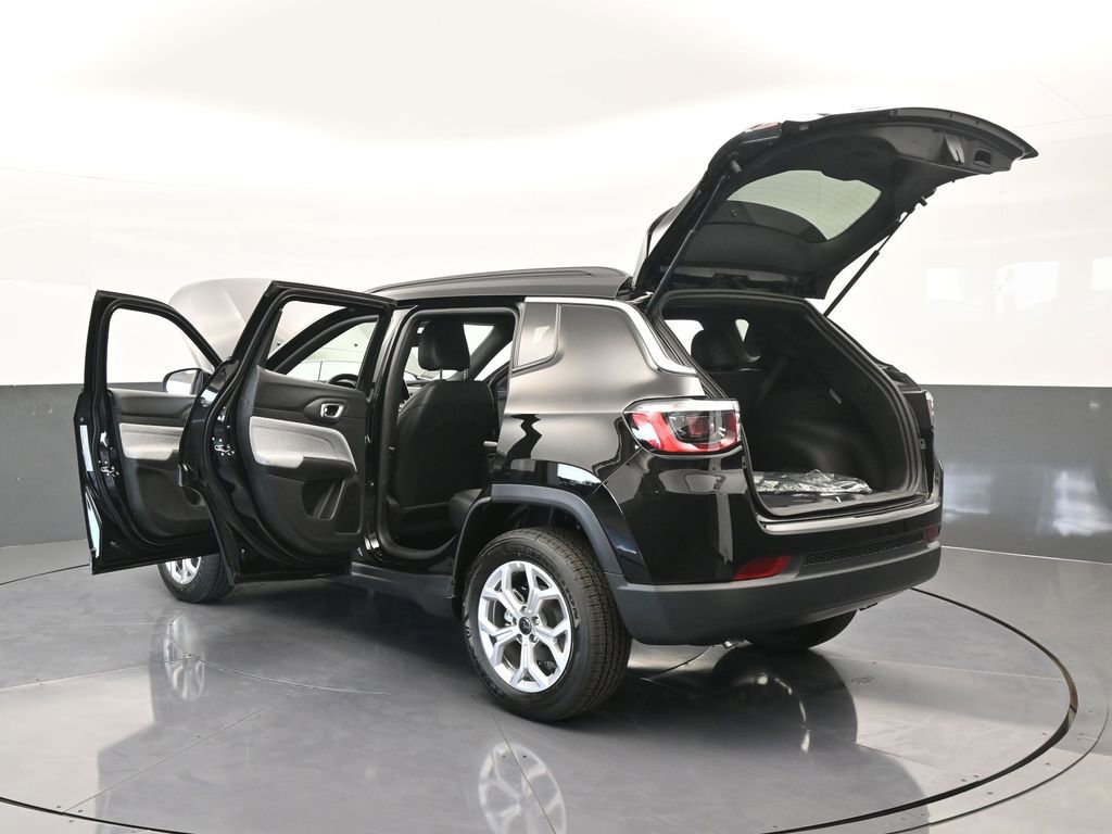 Used 2025 Jeep Compass Latitude image 68