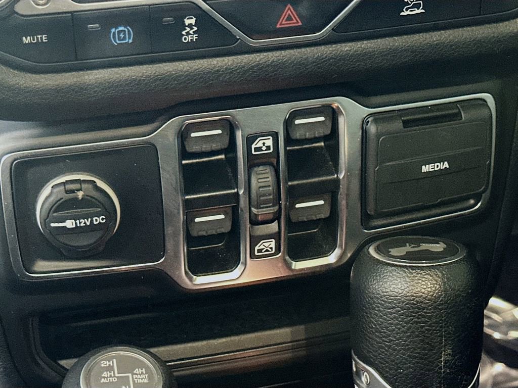 Used 2024 Jeep Wrangler Unlimited image 31