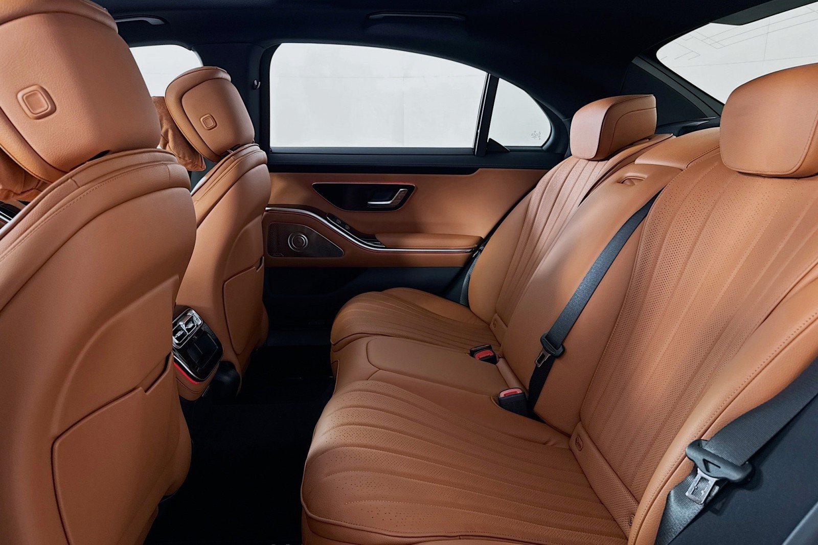 Certified 2026 Mercedes-Benz S 500 4MATIC image 9