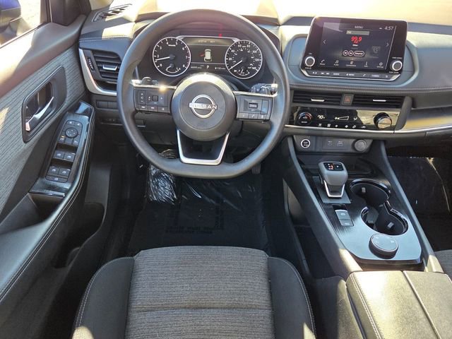 Used 2023 Nissan Rogue SV image 11