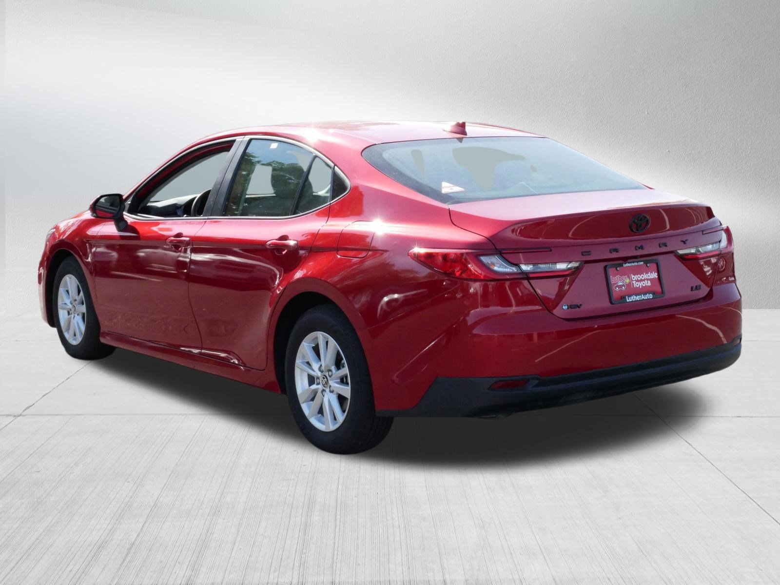 Certified 2025 Toyota Camry LE FWD image 5