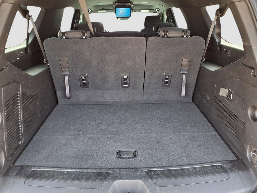 Used 2021 Chevrolet Suburban LS image 32