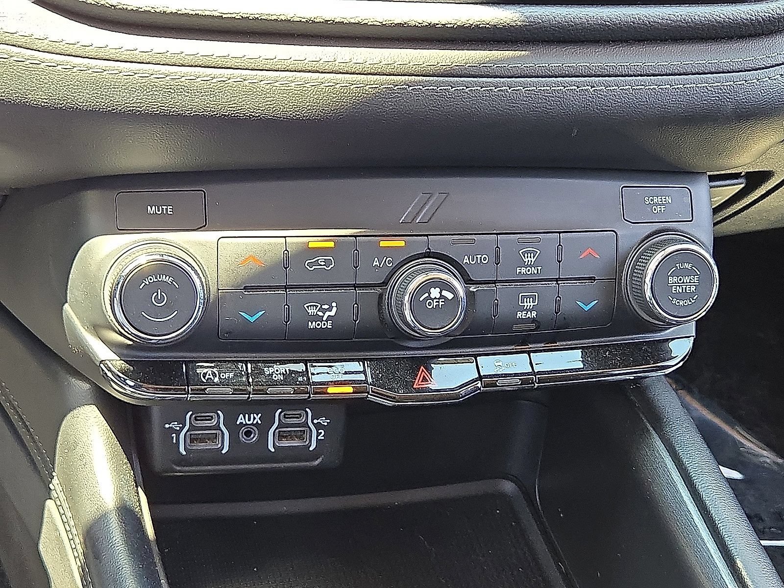 Used 2021 Dodge Durango SXT w/ Trailer Tow Group IV RWD image 27