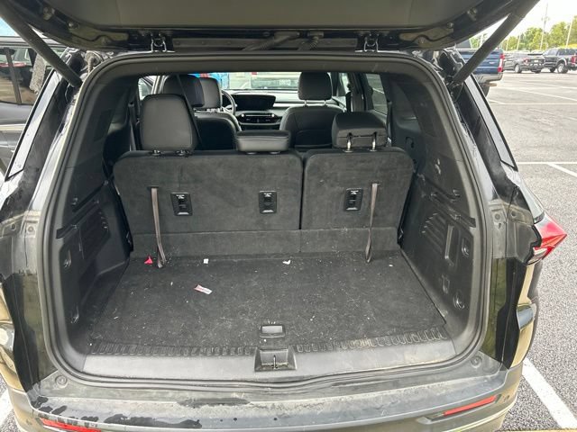 Used 2025 Buick Enclave Preferred AWD/4WD image 11