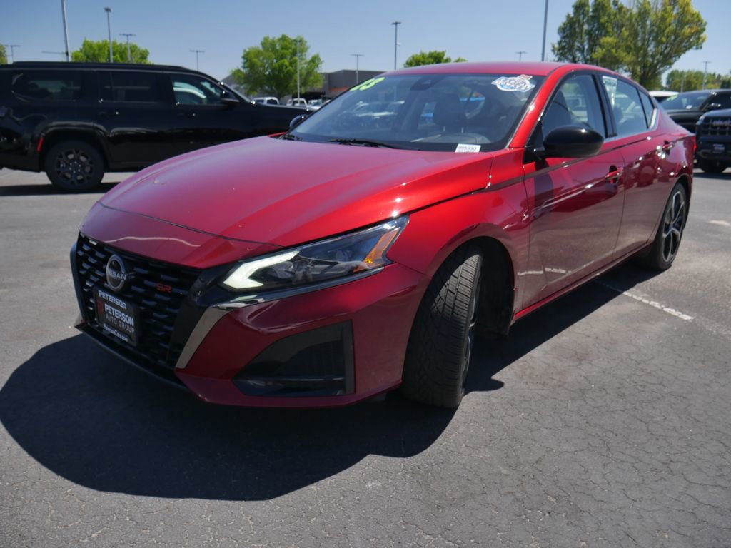 Used 2023 Nissan Altima 2.5 SR FWD image 4