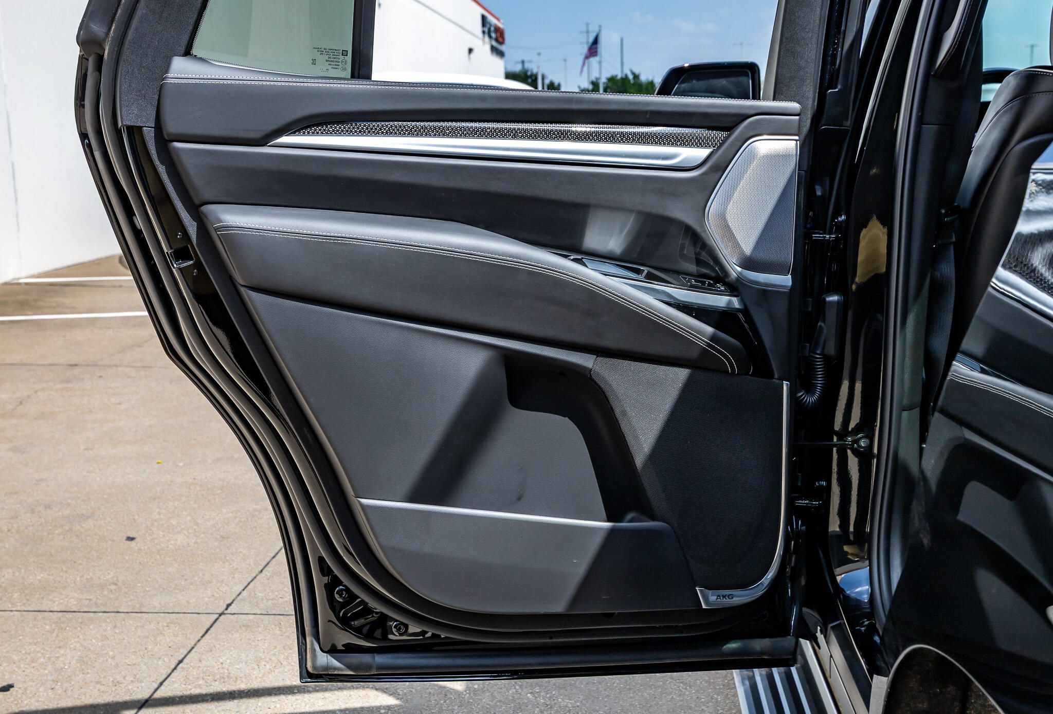 Used 2026 Cadillac Escalade V w/ LPO, ONYX Package AWD/4WD image 46