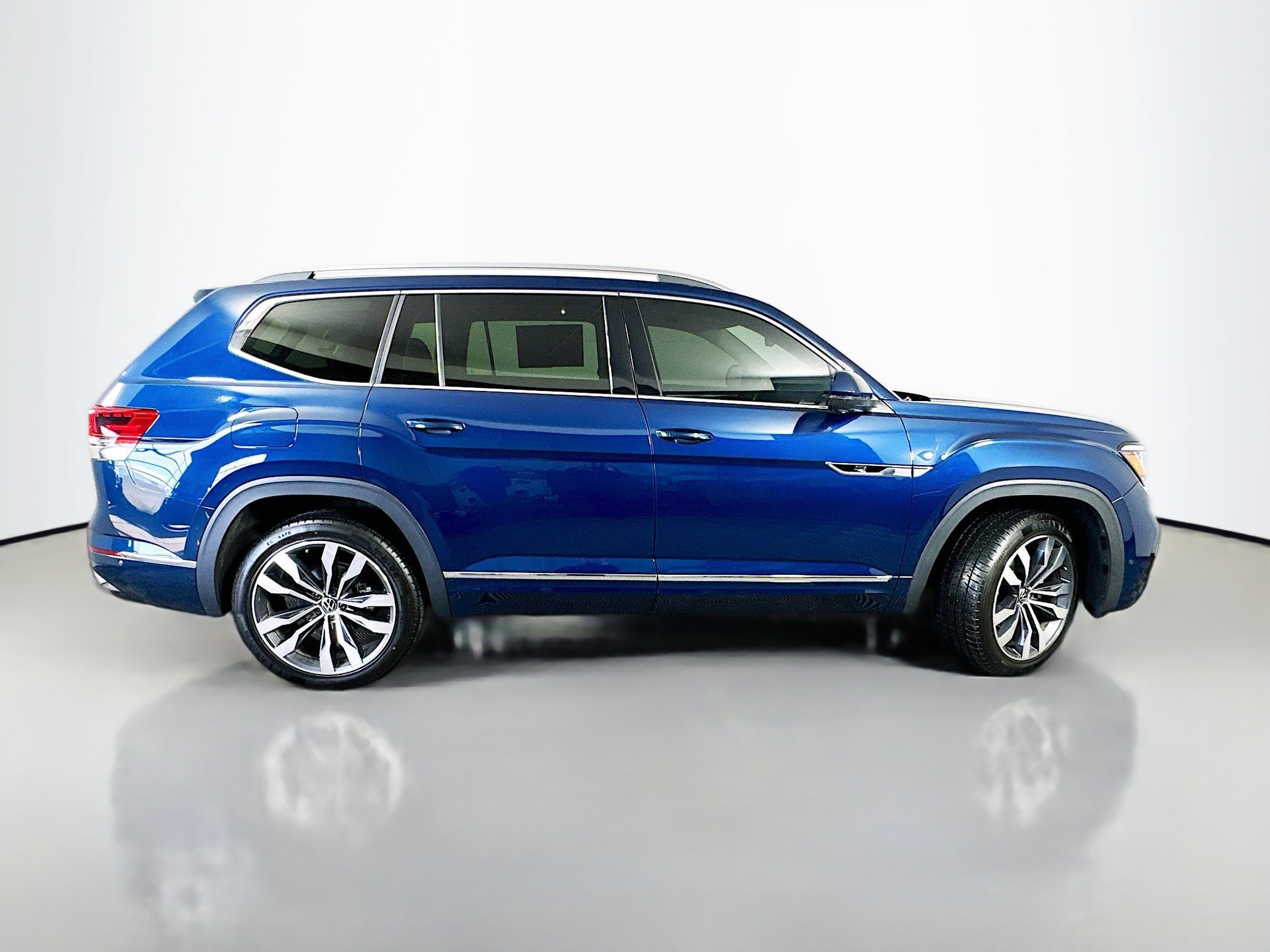 Used 2023 Volkswagen Atlas SEL Premium AWD/4WD image 8