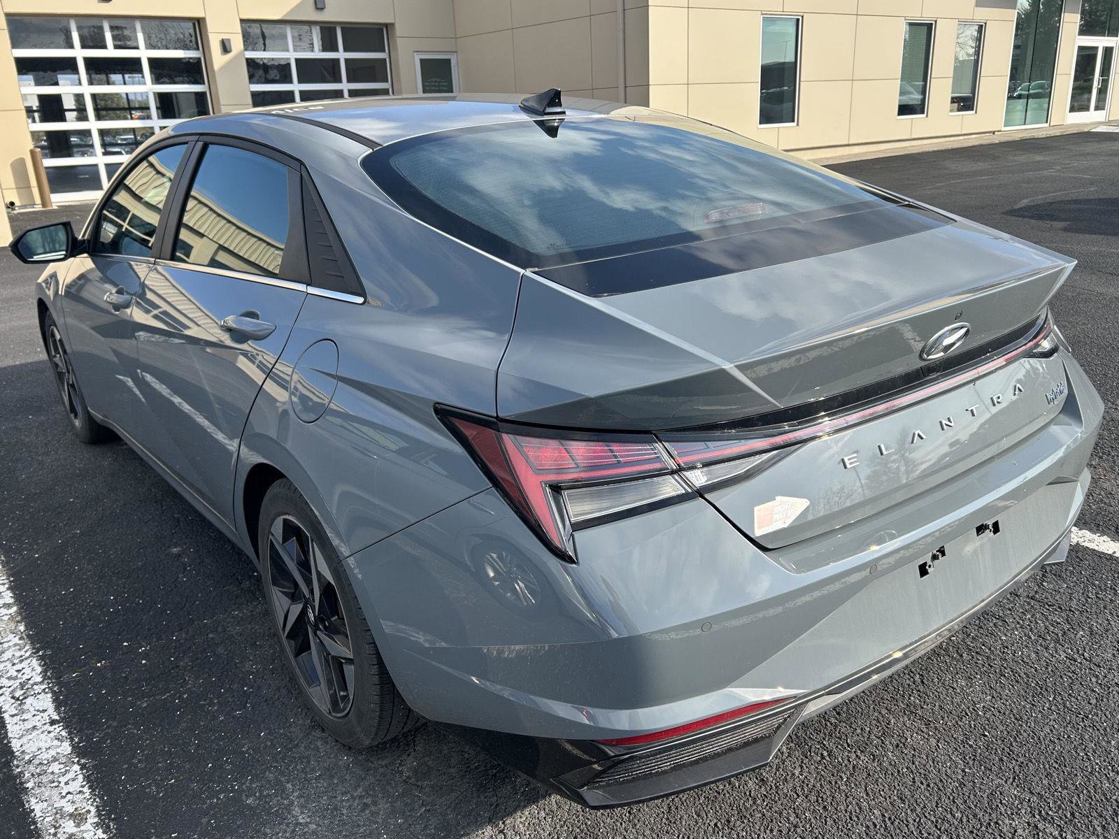 Certified 2022 Hyundai Elantra Limited image 2