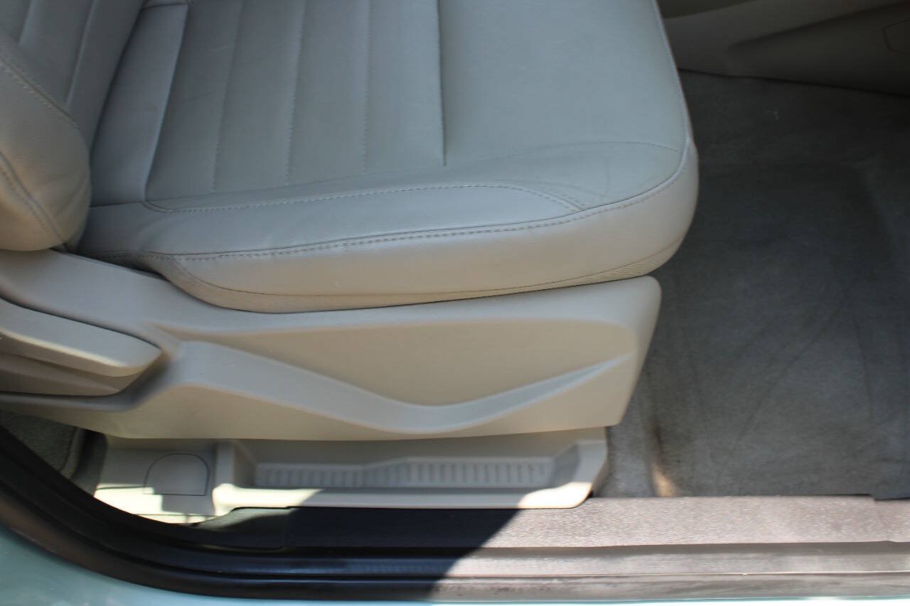 Used 2013 Ford C-MAX SEL FWD image 17