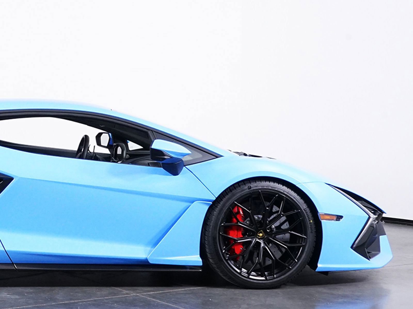 Used 2024 Lamborghini Revuelto AWD/4WD image 15