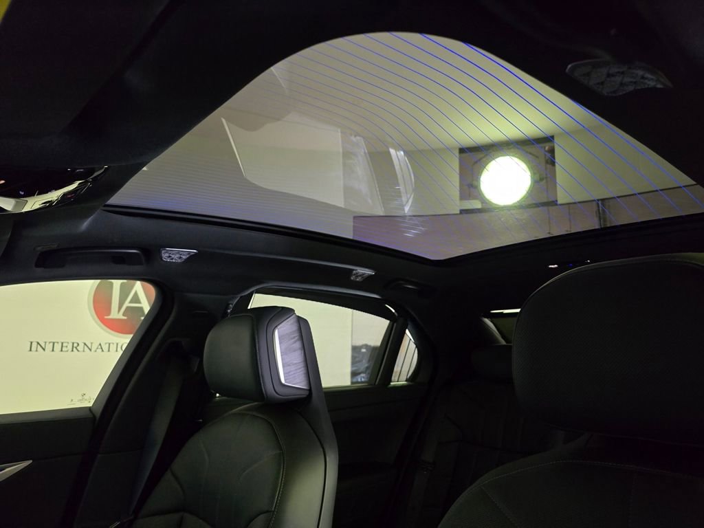 Used 2024 BMW 760i xDrive w/ Executive Package image 11