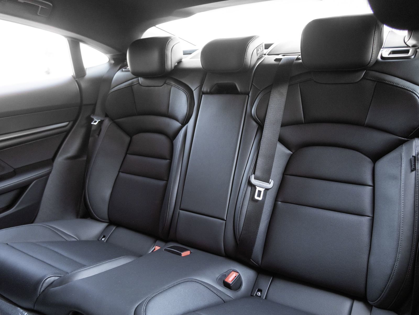 New 2026 Porsche Taycan image 28