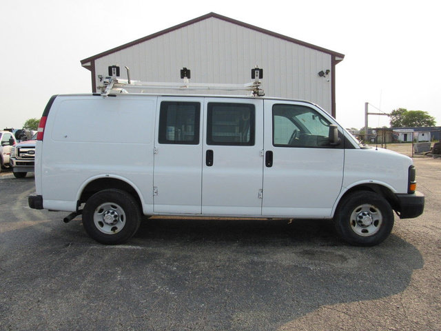 Used 2015 Chevrolet Express 2500 RWD image 1