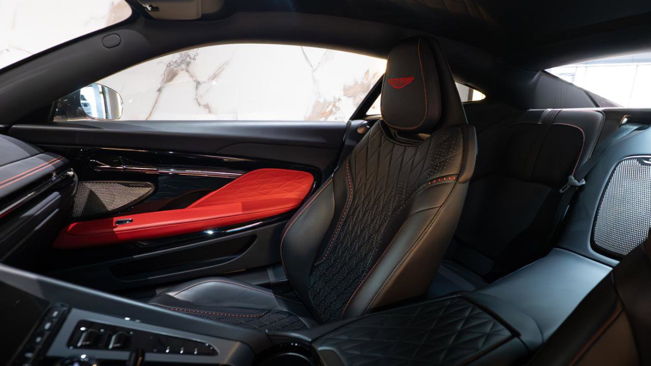 Used 2024 Aston Martin DB12 Coupe RWD image 23