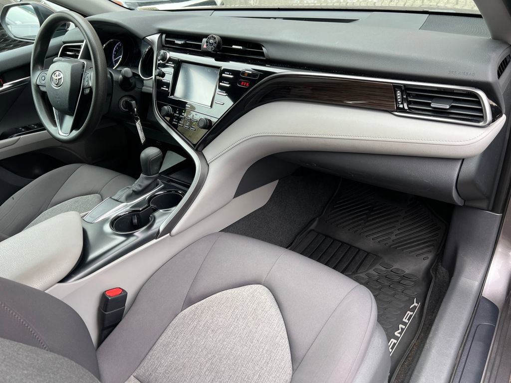 Used 2020 Toyota Camry LE image 23