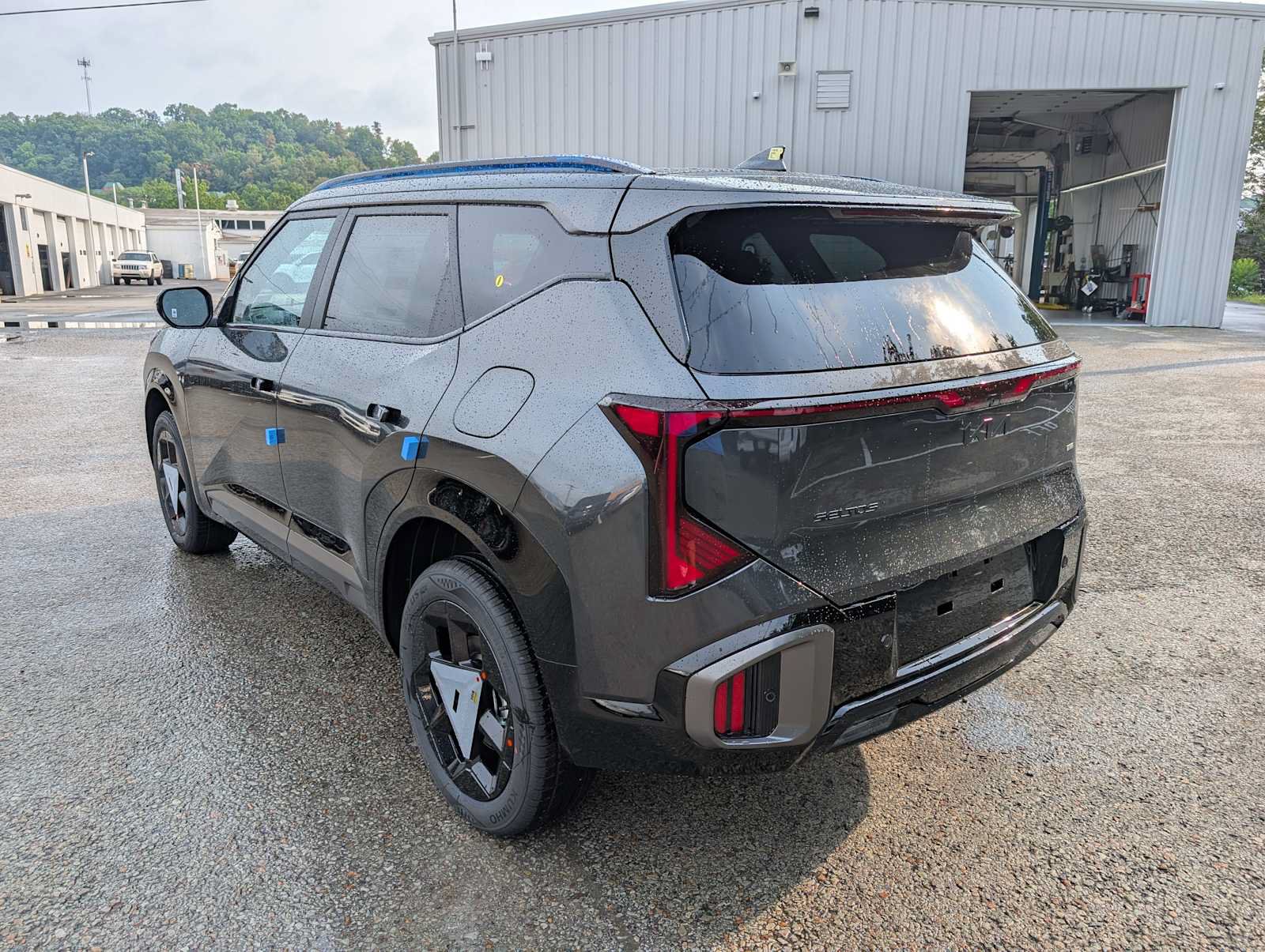 New 2027 Kia Seltos X-Line S w/ X-Line S Premium Package AWD/4WD image 9