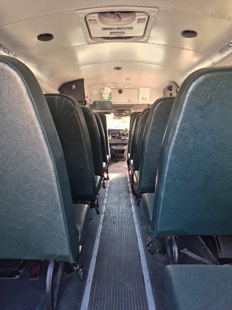 Used 2016 GMC Savana 3500 RWD image 6