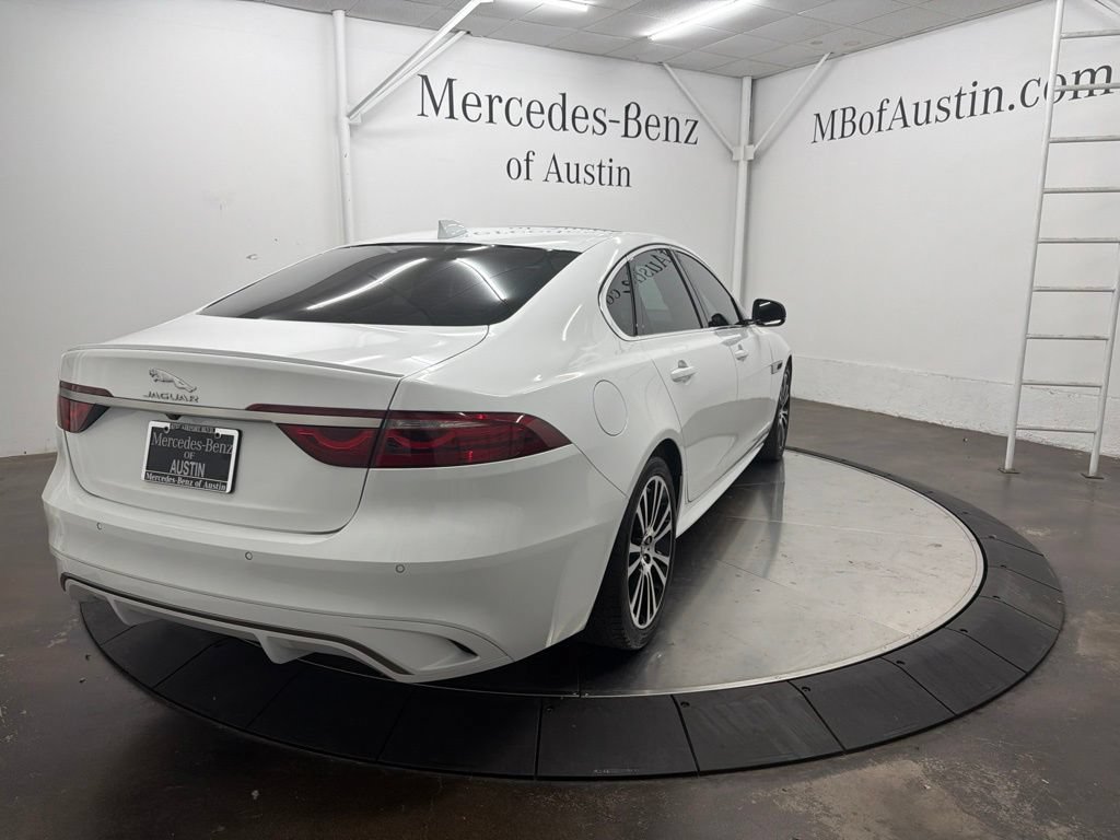 Used 2024 Jaguar XF R-Dynamic SE RWD image 7