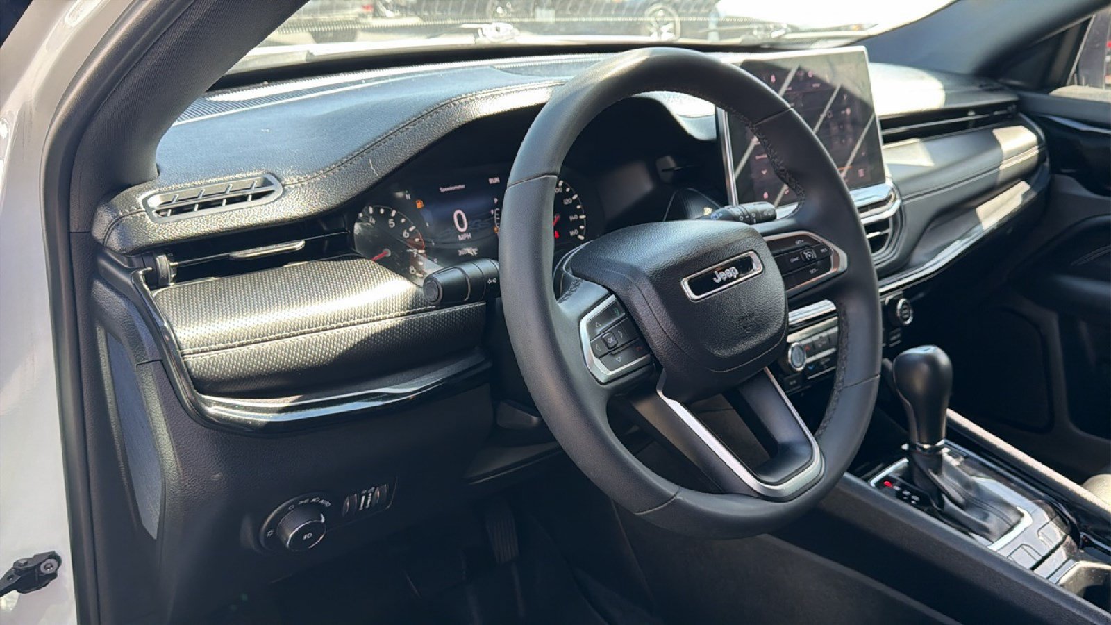 Used 2022 Jeep Compass Latitude FWD image 17
