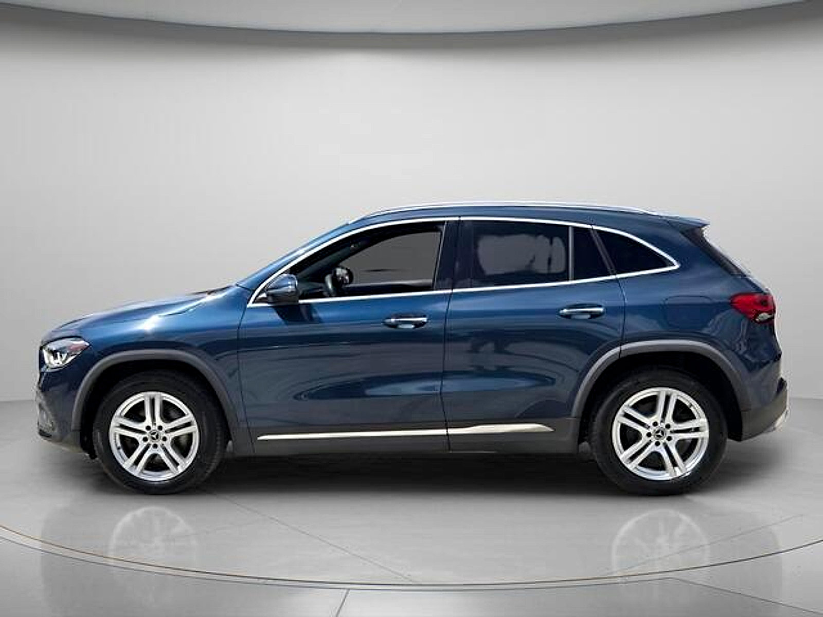 Used 2021 Mercedes-Benz GLA 250 image 3