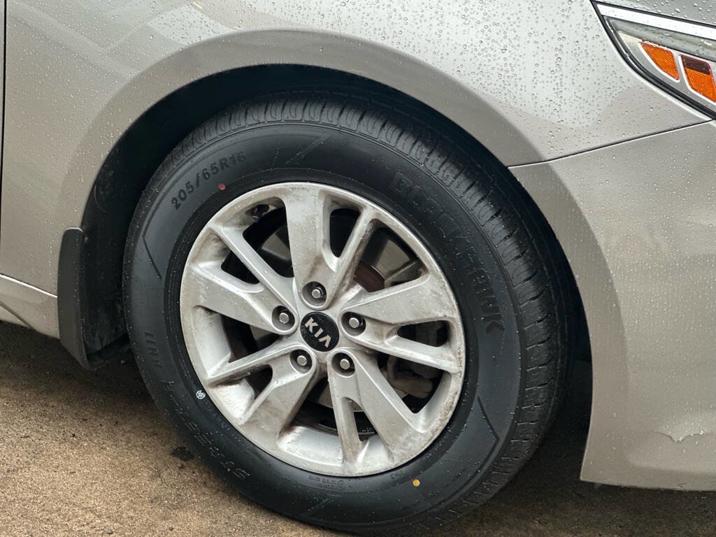 Used 2016 Kia Optima LX image 5