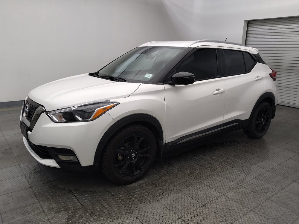 Used 2020 Nissan Kicks SR FWD image 2