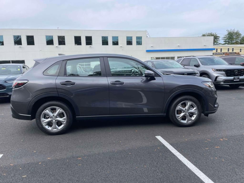 Certified 2023 Honda HR-V LX image 4